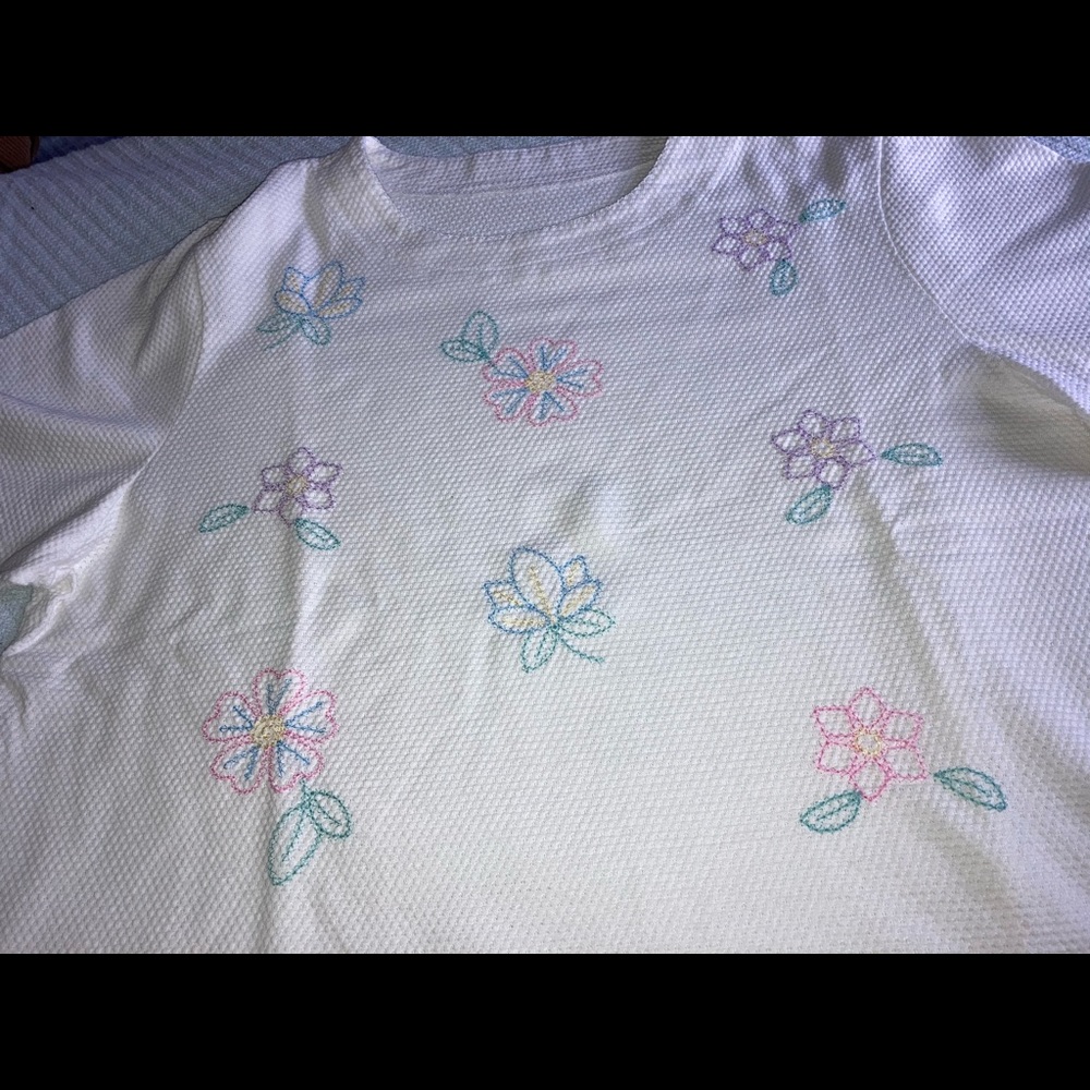 Pullover top - Picture 2 of 2